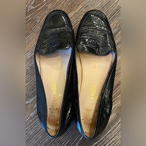 Authentic Chanel loafers size 41. Patent and classic